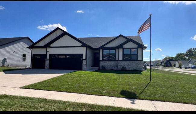 property at 3012 Crest View Cir