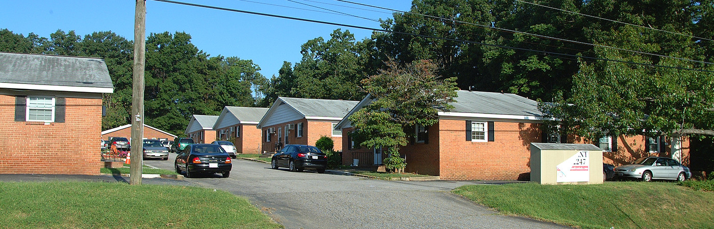 Parkway Gardens in Richmond, VA - Building Photo