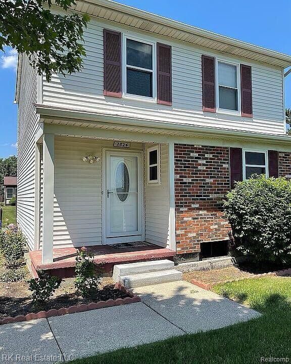 2824 Roundtree Dr in Troy, MI - Foto de edificio