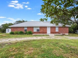 200 Creekside Trail in Kyle, TX - Building Photo