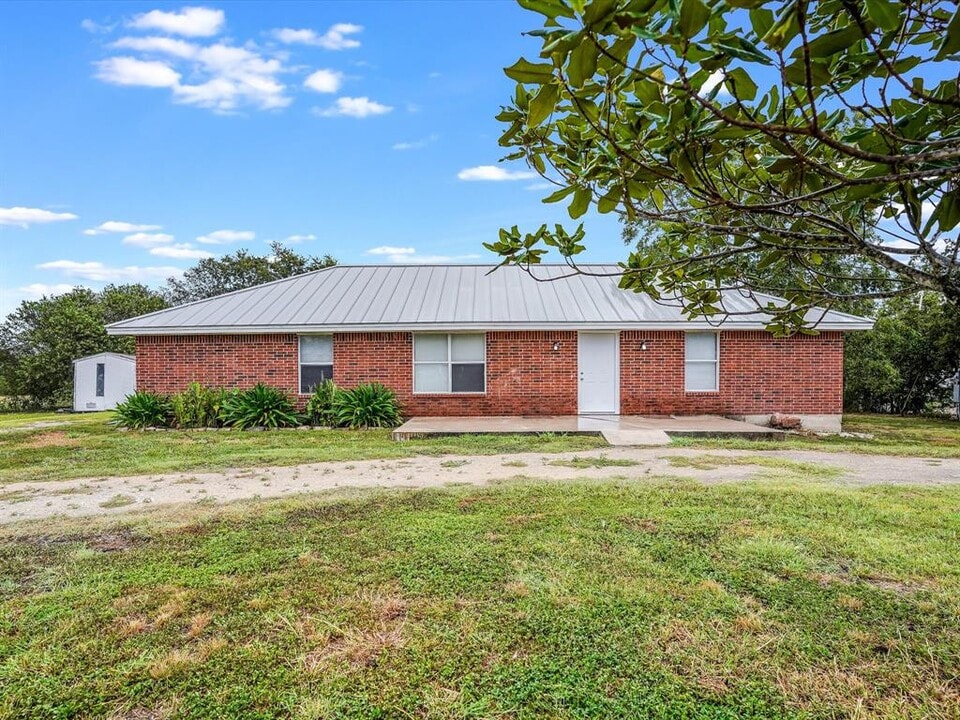 200 Creekside Trail in Kyle, TX - Building Photo
