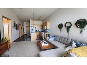 2650 University Ave W in St. Paul, MN - Building Photo - Building Photo