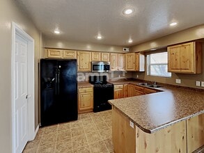 1438 W 250 N in Springville, UT - Foto de edificio - Building Photo