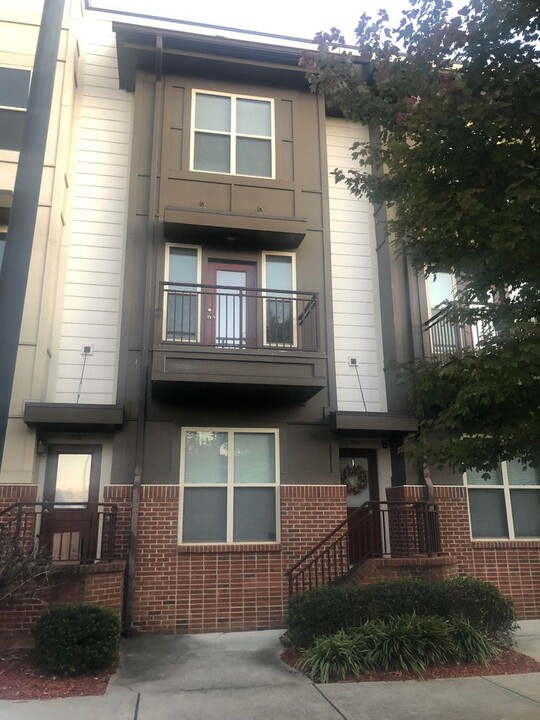 724 Seigle Point Dr in Charlotte, NC - Building Photo