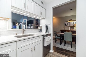 42 Dogwood Ln in Horsham, PA - Building Photo - Building Photo