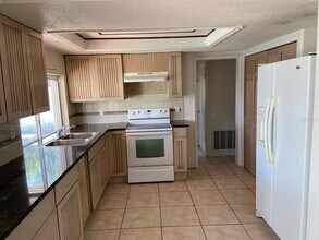 3600 Beacon Square Dr in Holiday, FL - Building Photo - Building Photo