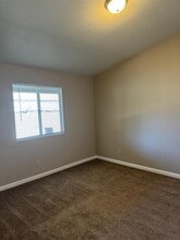 1262 N Marks Ave in Fresno, CA - Building Photo - Building Photo