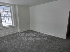 108 S High St in Mechanicsburg, PA - Building Photo