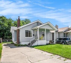 838 Pinecrest Dr in Ferndale, MI - Building Photo