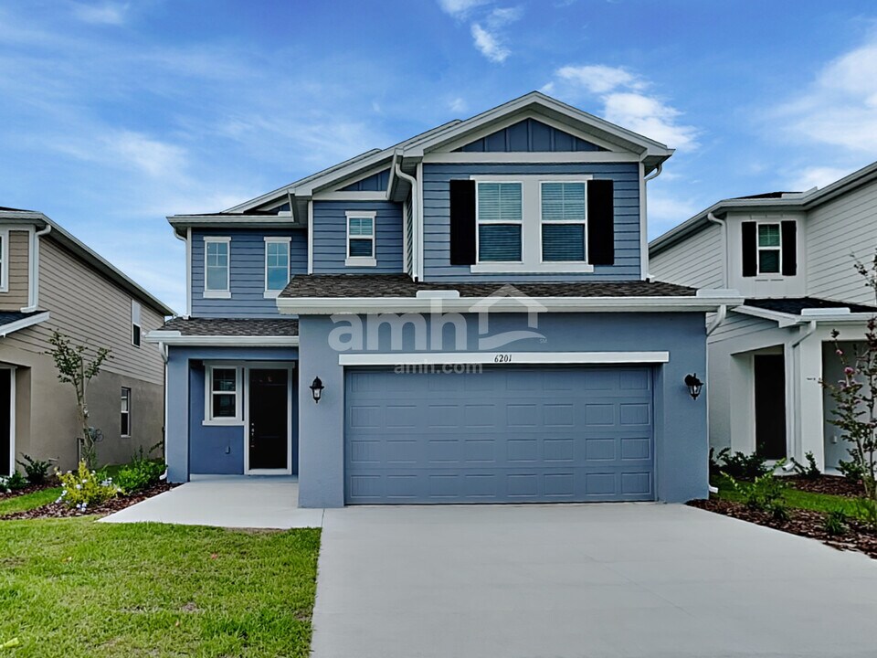 6201 Little Blf Cir in Mascotte, FL - Building Photo