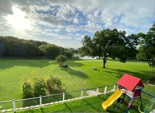 4322 Duck Pond Ln in Rowlett, TX - Foto de edificio - Building Photo
