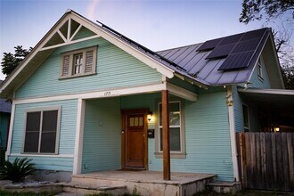 2715 Monterey St in San Antonio, TX - Building Photo - Building Photo