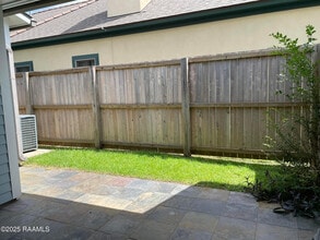 403 Stonemont Rd in Lafayette, LA - Building Photo - Building Photo