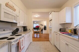94 Thelma Ave, Unit 2 in Somerset, MA - Building Photo