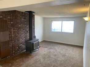 819 E Hibiscus Ave in Sandy, UT - Building Photo - Building Photo