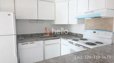 1800 Fenton St in Lakewood, CO - Building Photo - Building Photo