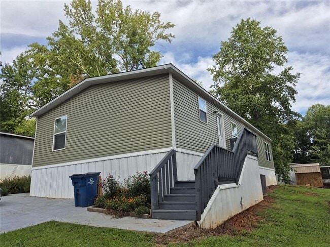 6017 Whispering Pines in Buford, GA - Building Photo - Building Photo