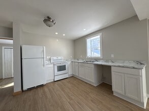 74 St John St in Saint John, NB - Building Photo - Building Photo