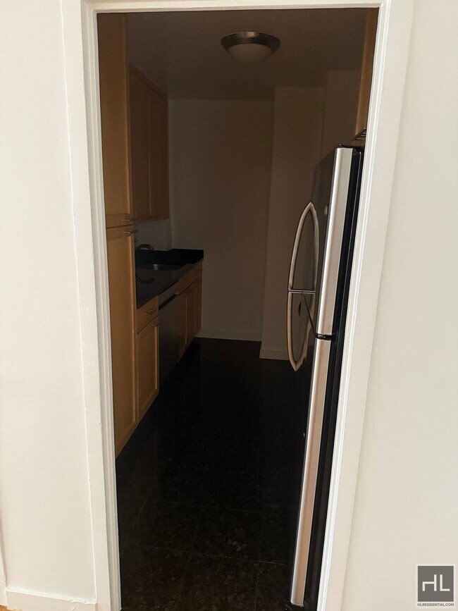 145 4th Ave