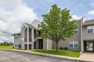 Shawnee Lake Apartments in Topeka, KS - Building Photo