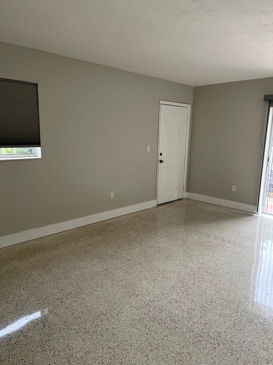 454 Grand Canal Dr, Unit 454A in Miami, FL - Building Photo