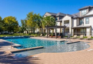 7404 Town Center Blvd in Rosenberg, TX - Building Photo - Building Photo
