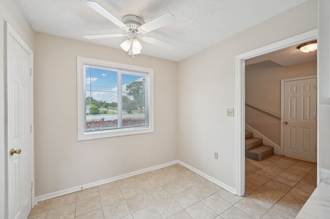 Hampton Townhomes in Warner Robins, GA - Building Photo - Building Photo