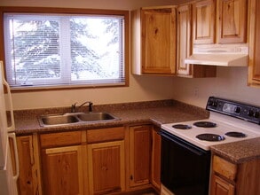 1546 Turner St, Unit 2 in Fairbanks, AK - Foto de edificio - Building Photo