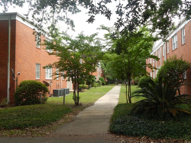 Government Square Apartments in Mobile, AL - Foto de edificio - Building Photo