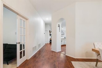 7705 Danuers Ln in Arlington, TX - Foto de edificio - Building Photo