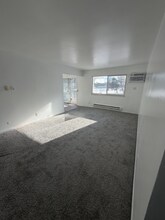 750 E Michigan Ave in Battle Creek, MI - Foto de edificio - Building Photo