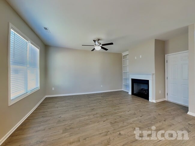 376 Olde Pl in Zebulon, NC - Foto de edificio - Building Photo