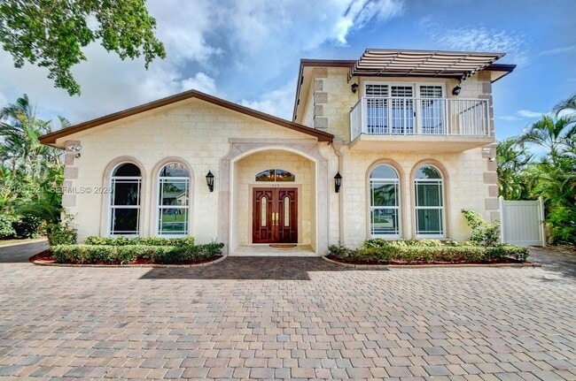 117 NW 8th St