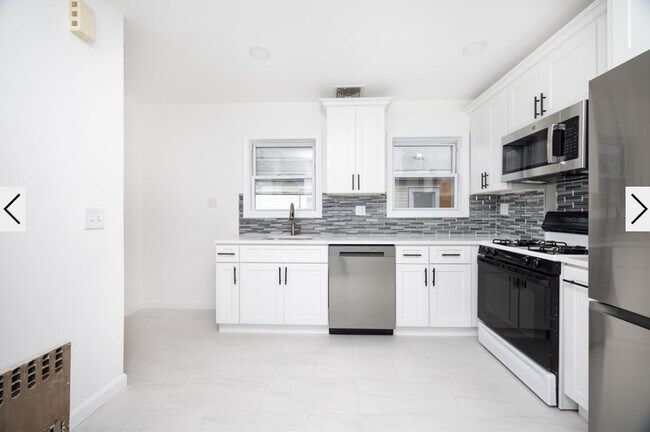 19 Puritan Rd, Unit T in Somerville, MA - Building Photo - Building Photo