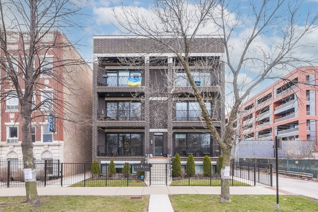 1621 N Humboldt Blvd in Chicago, IL - Building Photo