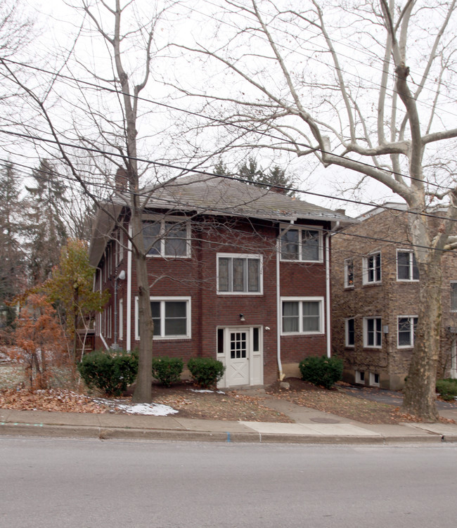 11 N Meadowcroft Ave in Pittsburgh, PA - Foto de edificio - Building Photo