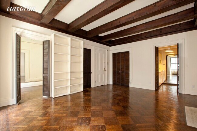 109 E 19th St-Unit -: 4F in New York, NY - Building Photo - Building Photo