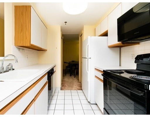 1933 Commonwealth Ave, Unit 409