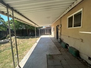 2114 Fremont Ave in Modesto, CA - Building Photo - Building Photo