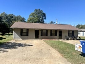 107 Dorman Ave in Houston, MS - Building Photo