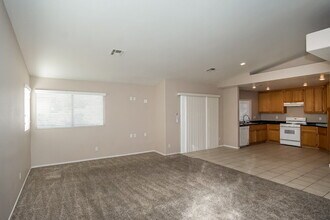 5439 Coleman St in North Las Vegas, NV - Building Photo - Building Photo
