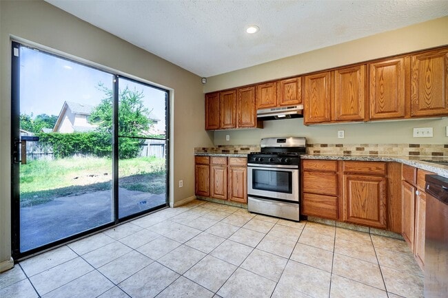 10731 Staghill Dr in Houston, TX - Building Photo - Building Photo