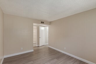 Corona Del Sol in Phoenix, AZ - Building Photo - Building Photo