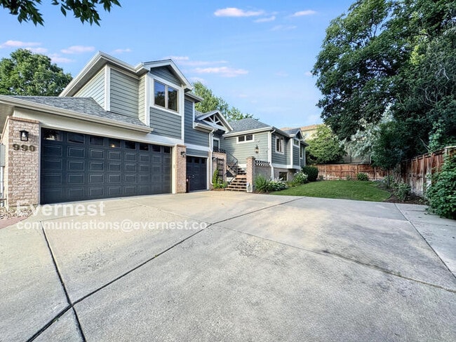 property at 990 Utica Cir