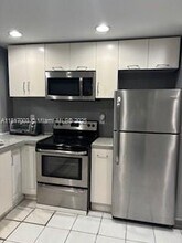 1710 NE 191st St in Miami, FL - Building Photo - Building Photo