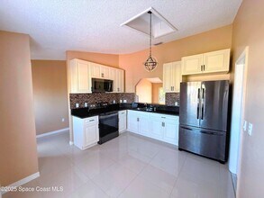 2075 4th Ave SW in Vero Beach, FL - Building Photo - Building Photo