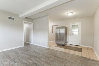 3114 Hampton Ave E in Jacksonville, FL - Building Photo - Building Photo