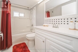 74 De La Salle Blvd in Georgina, ON - Building Photo - Building Photo