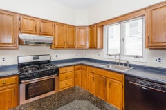 39 Falkland St, Unit upstairs
