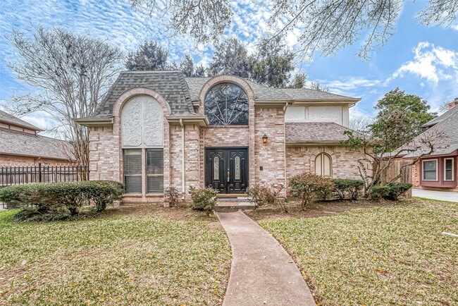 property at 1015 Sugar Lakes Dr